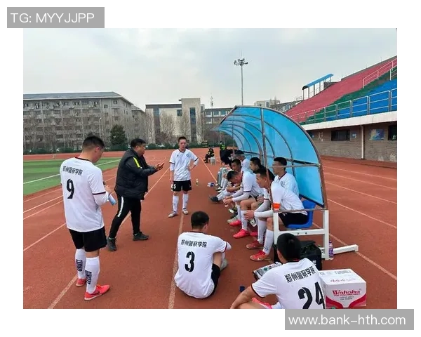 大学生足球联赛精彩瞬间回顾与赛季亮点视频集锦分享 大学生足球联赛精彩瞬间回顾与赛季亮点视频集锦分享