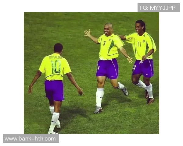 巅峰足球组合的传奇之路与辉煌成就探秘 巅峰足球组合的传奇之路与辉煌成就探秘